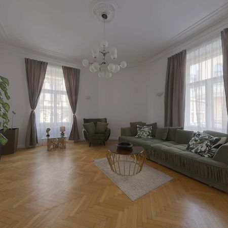 Beautiful Condo At The Old Town Bratislava Eksteriør billede
