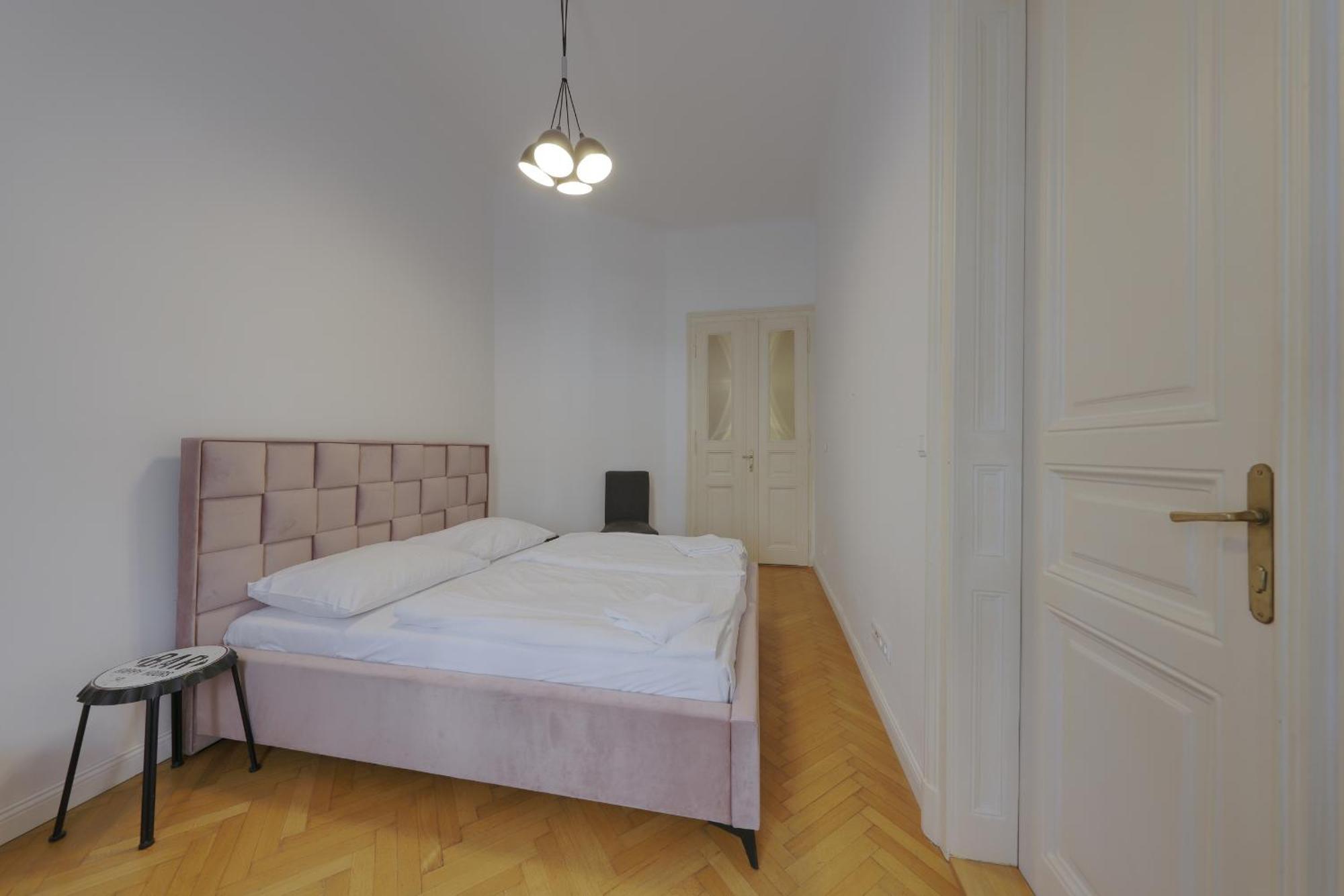 Beautiful Condo At The Old Town Bratislava Eksteriør billede
